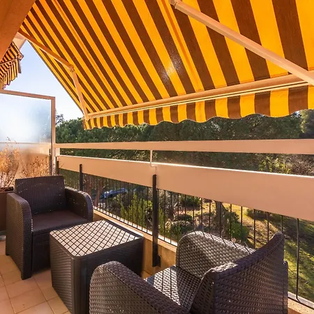 Апартаменты Boulouris *