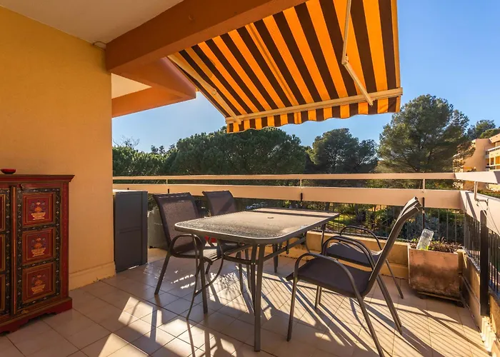 Boulouris アパート